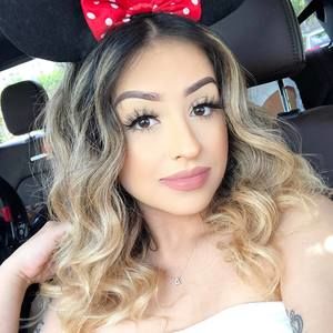 Meet your Posher, Alejandra